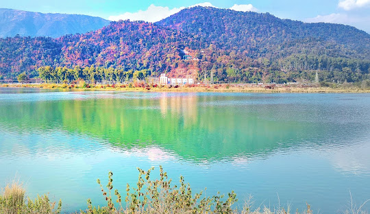 Dehradun to Dakpatthar taxi
