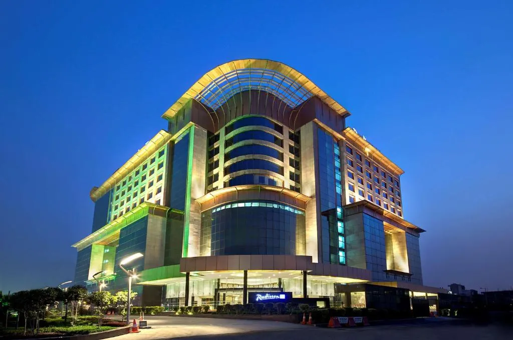Dehradun to Ghaziabad taxi