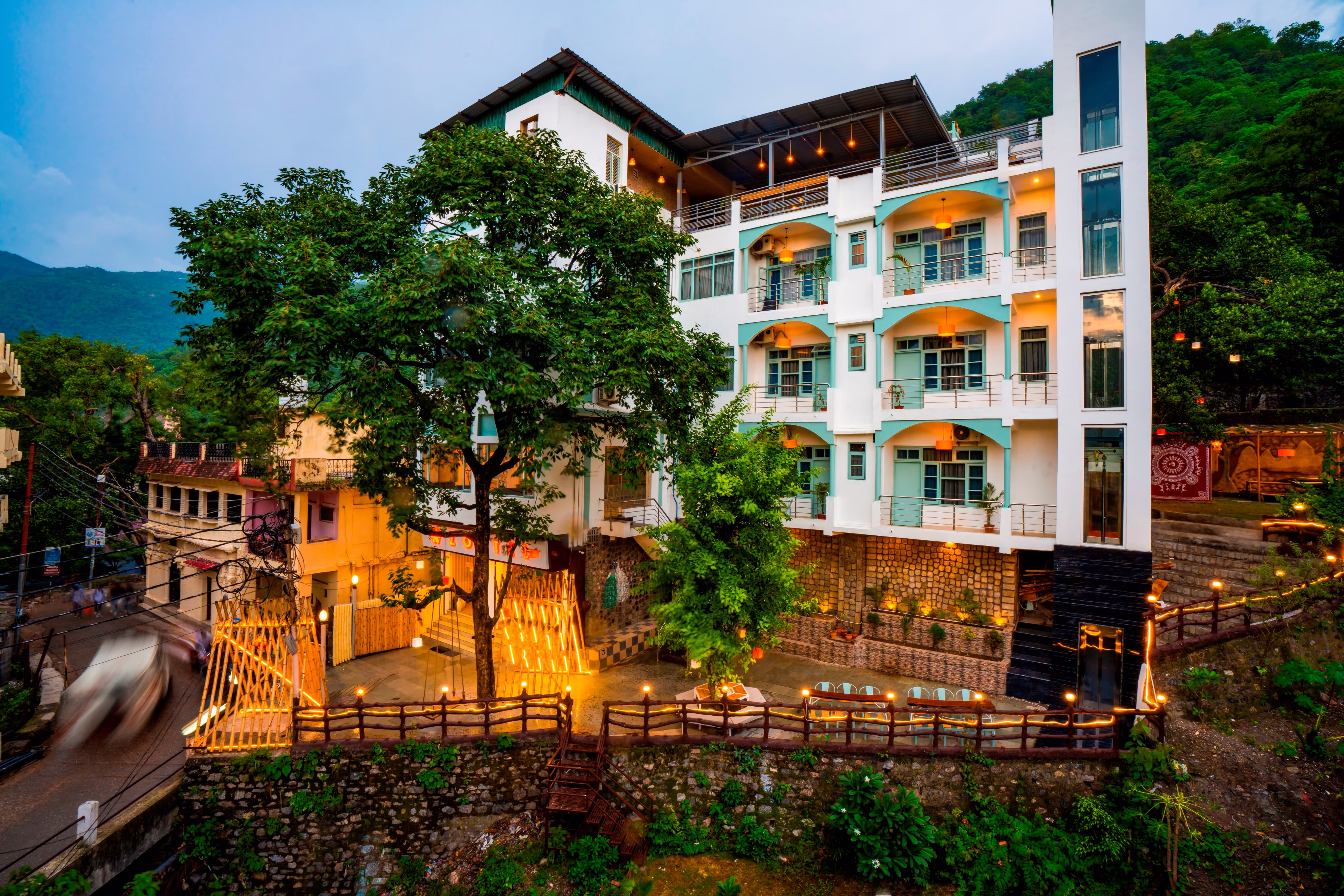 Innova Crysta for rent in Rishikesh