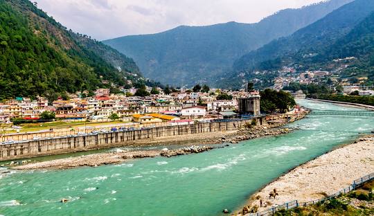 Taxi service in Uttarkashi